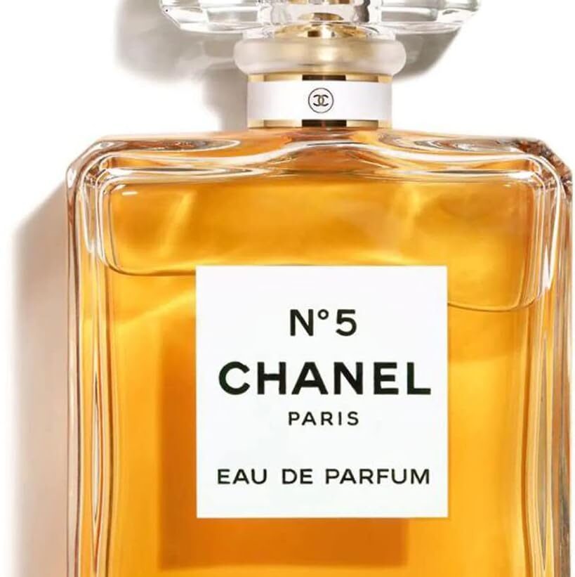 【セレブの香水】マリリン・モンローも愛した”シャネル「N°5」”とは。